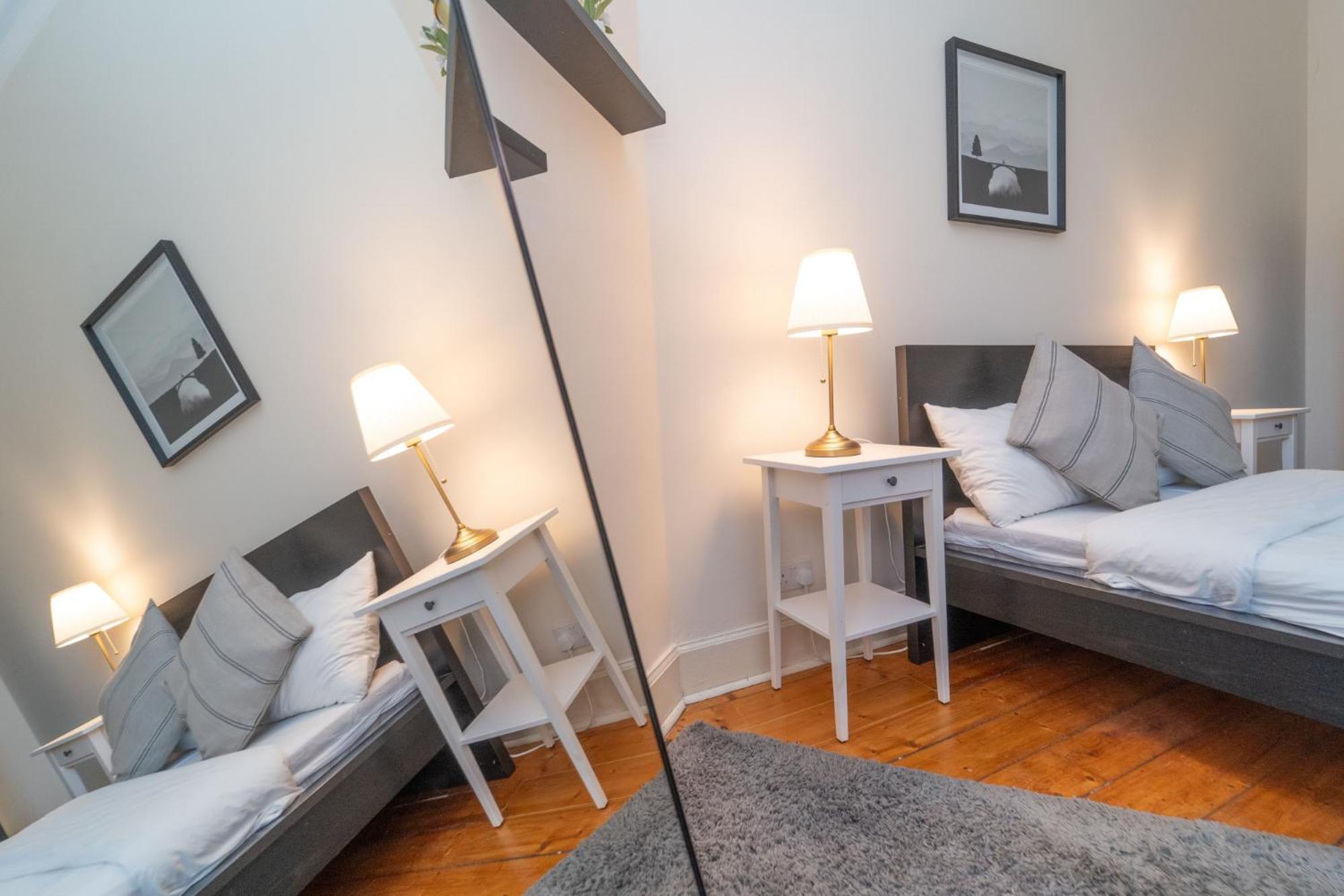 Large City Corner Apartment エディンバラ エクステリア 写真