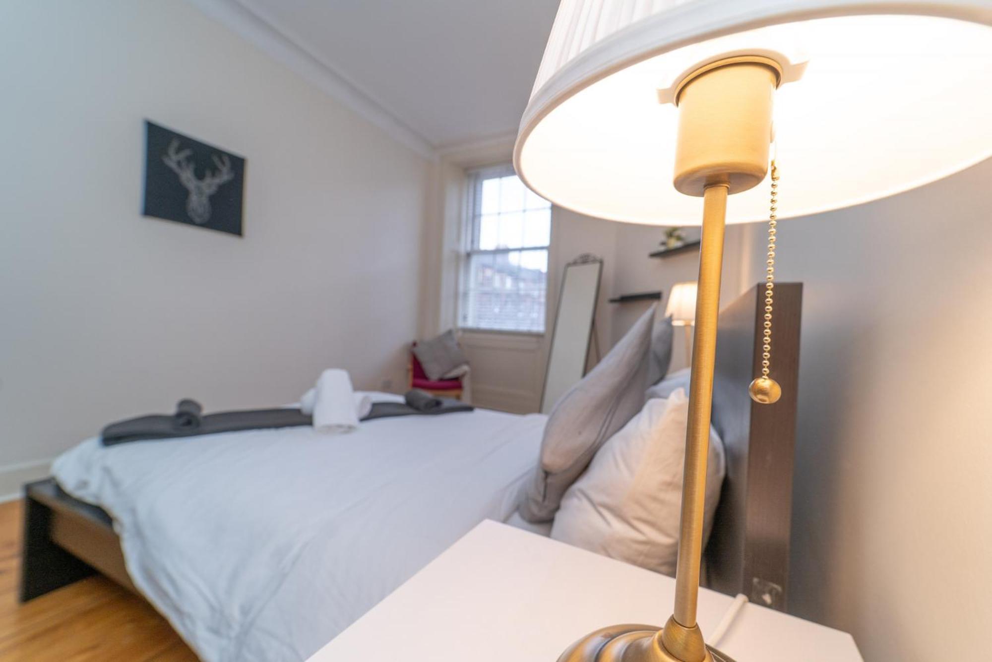 Large City Corner Apartment エディンバラ エクステリア 写真